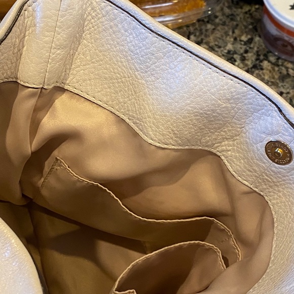 Coach Phoebe leather shoulder bag - beige - Picture 7 of 7